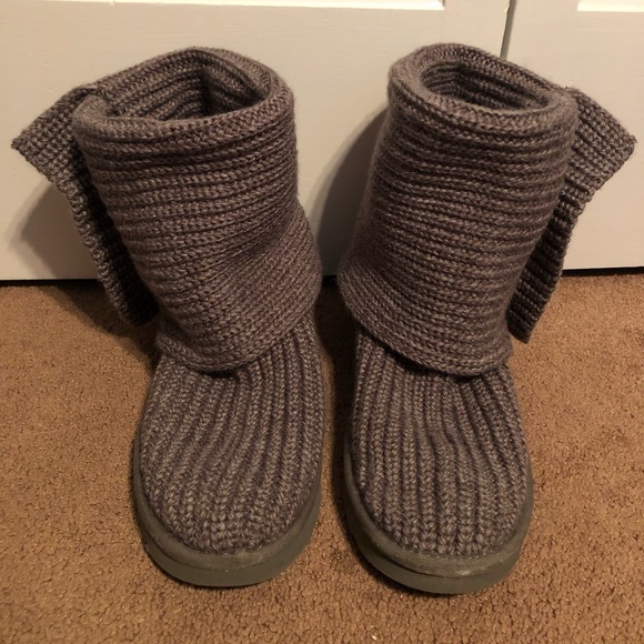 UGG // Classic Cardy Boot - Picture 3 of 8